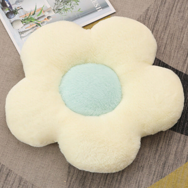 creamy-white flower pillow2
